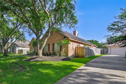 6415 Adobe Trails Dr, Sugar Land, TX, 77479-5509 | Card Image