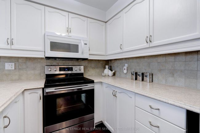 21 - 2120 Headon Rd, Condo with 3 bedrooms, 4 bathrooms and 1 parking in Burlington ON | Image 7