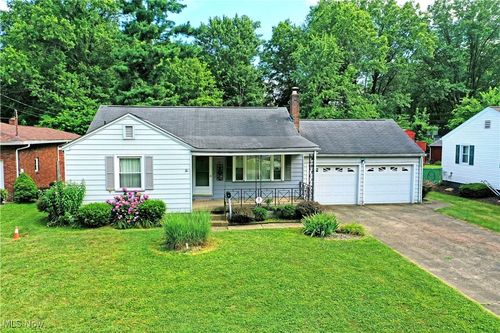 131 Euclid Boulevard, Youngstown, OH, 44505 | Card Image