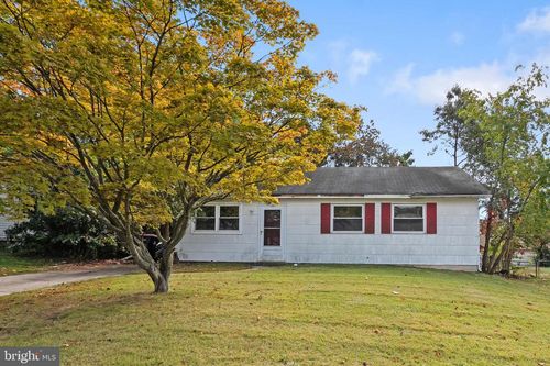 27 Girard Ave, SICKLERVILLE, NJ, 08081-1407 | Card Image