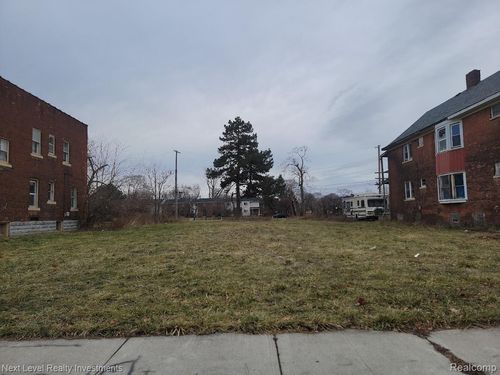 7427 Churchill St, Detroit, MI, 48206-2676 | Card Image
