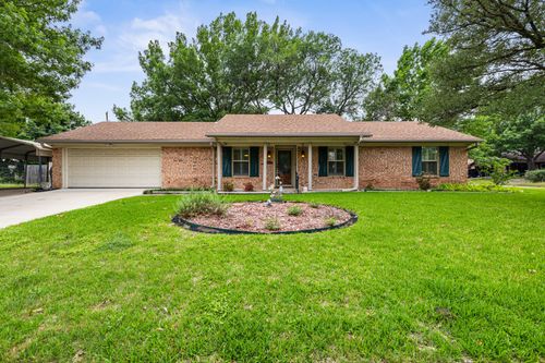 7100 Canterbury Dr, Waco, TX, 76712-3964 | Card Image
