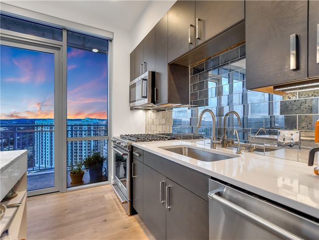 UNIT-1802 - 222 West Ave, Condo with 2 bedrooms, 2 bathrooms and null parking in Austin TX | Image 13