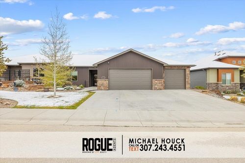 1640 Pinyon Pkwy, Casper, WY, 82609-3032 | Card Image