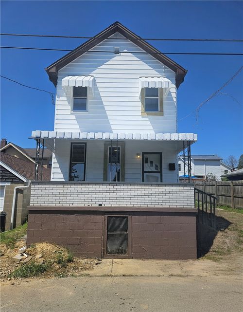 807 Hazlett Ave, Brackenridge, PA, 15014-1015 | Card Image