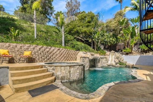 2552 Arnott St, San Diego, CA, 92110-1151 | Card Image
