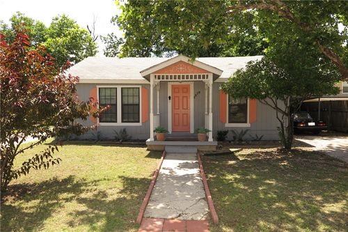 1310 S Pine St, Georgetown, TX, 78626-7026 | Card Image