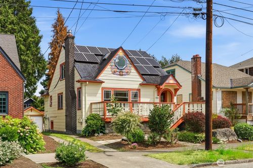 2316 41st Ave Sw, Seattle, WA, 98116-2060 | Card Image