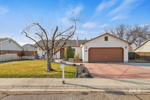 335 S San Mateo Ave, Kuna, ID, 83634-2269 | Card Image