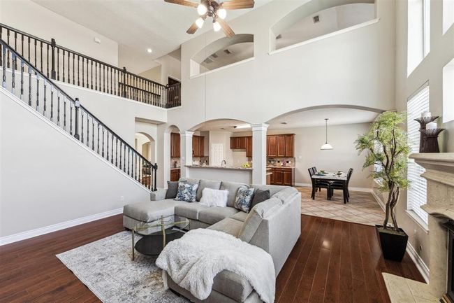 11405 Starlight Bay St, House other with 5 bedrooms, 4 bathrooms and 3 parking in Pearland TX | Image 9