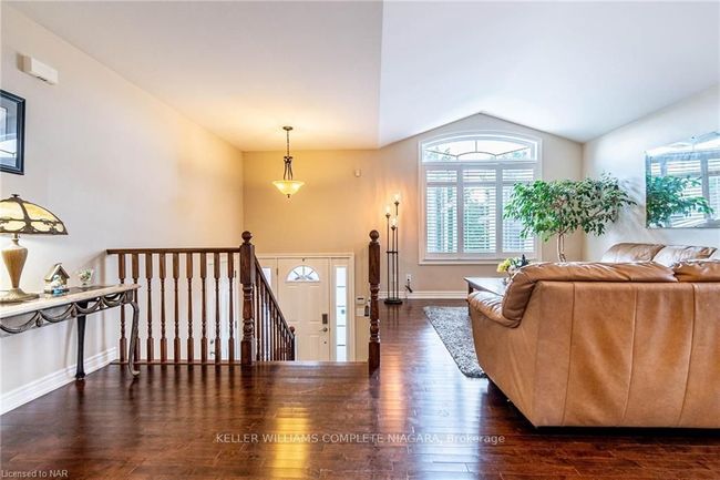 3617 Weinbrenner Rd, House other with 4 bedrooms, 2 bathrooms and 7 parking in Niagara Falls ON | Image 4