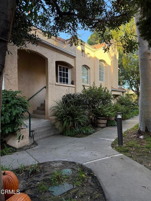 1321 Jamaica Ln, Oxnard, CA, 93030-7802 | Card Image