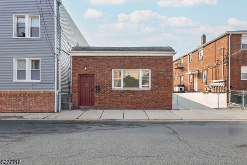 86 Farnham Ave, Garfield, NJ, 07026-1306 | Card Image