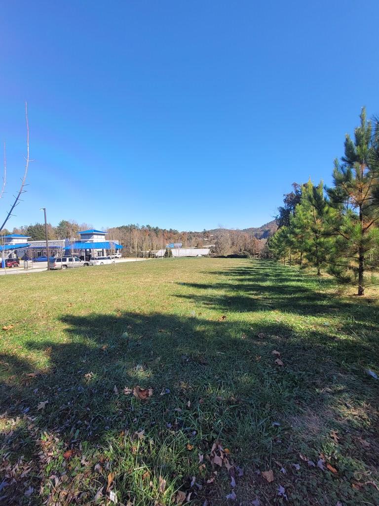 727 Hiwassee St, Murphy, NC 28906