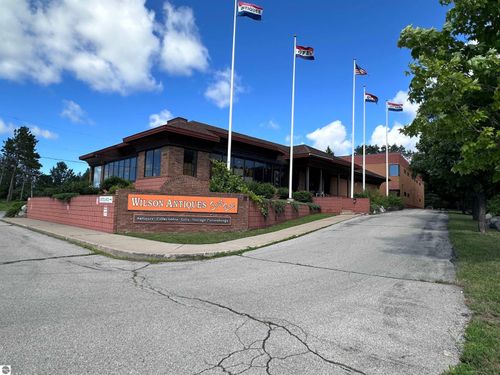 5600 Us Highway 31 N, Williamsburg, MI, 49690-8910 | Card Image