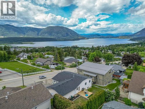 430 20 St Se, Salmon Arm, BC, V1E1J4 | Card Image