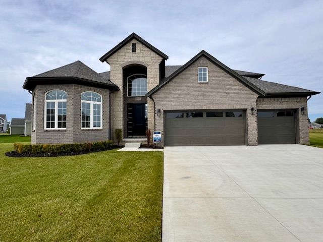 Monaco Dr, Macomb, MI 48042