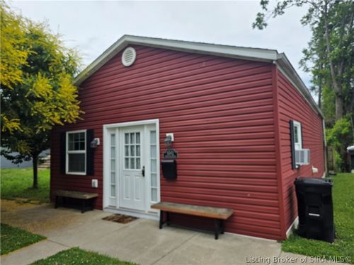 1041 W Main St, Madison, IN, 47250-3043 | Card Image