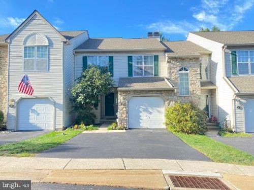 9 Essex Ct, Norristown, PA, 19403-1065 | Card Image