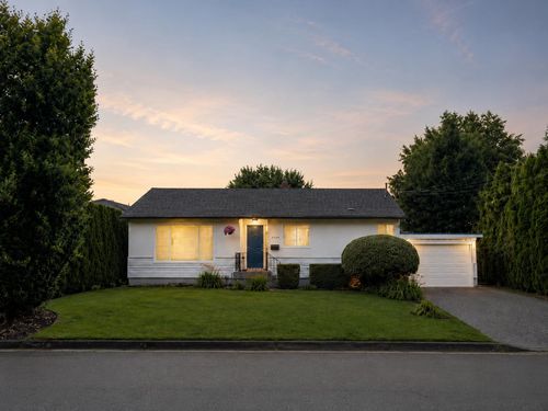 9335 Woodbine St, Chilliwack, BC, V2P5S6 | Card Image