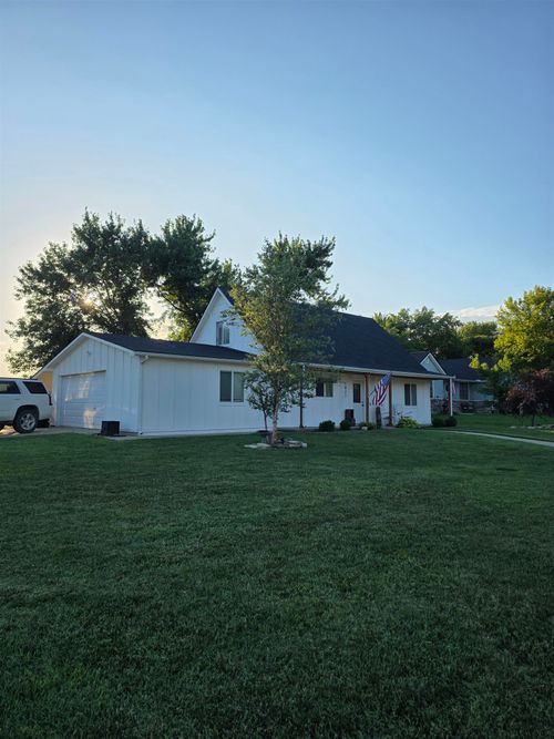 1021 Mccaskey Dr, Rose Hill, KS, 67133-9349 | Card Image