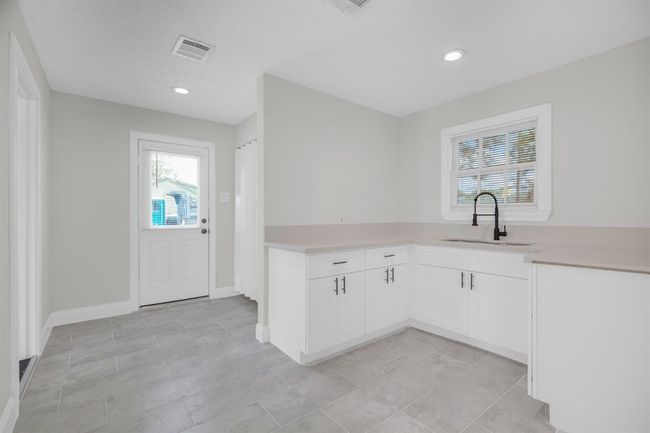 3743 Erie St, House other with 2 bedrooms, 2 bathrooms and null parking in Houston TX | Image 10