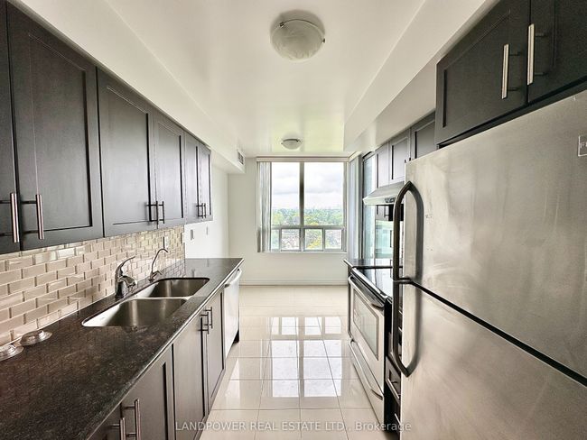 1605 - 238 Doris Ave, Condo with 2 bedrooms, 2 bathrooms and 1 parking in North York ON | Image 9