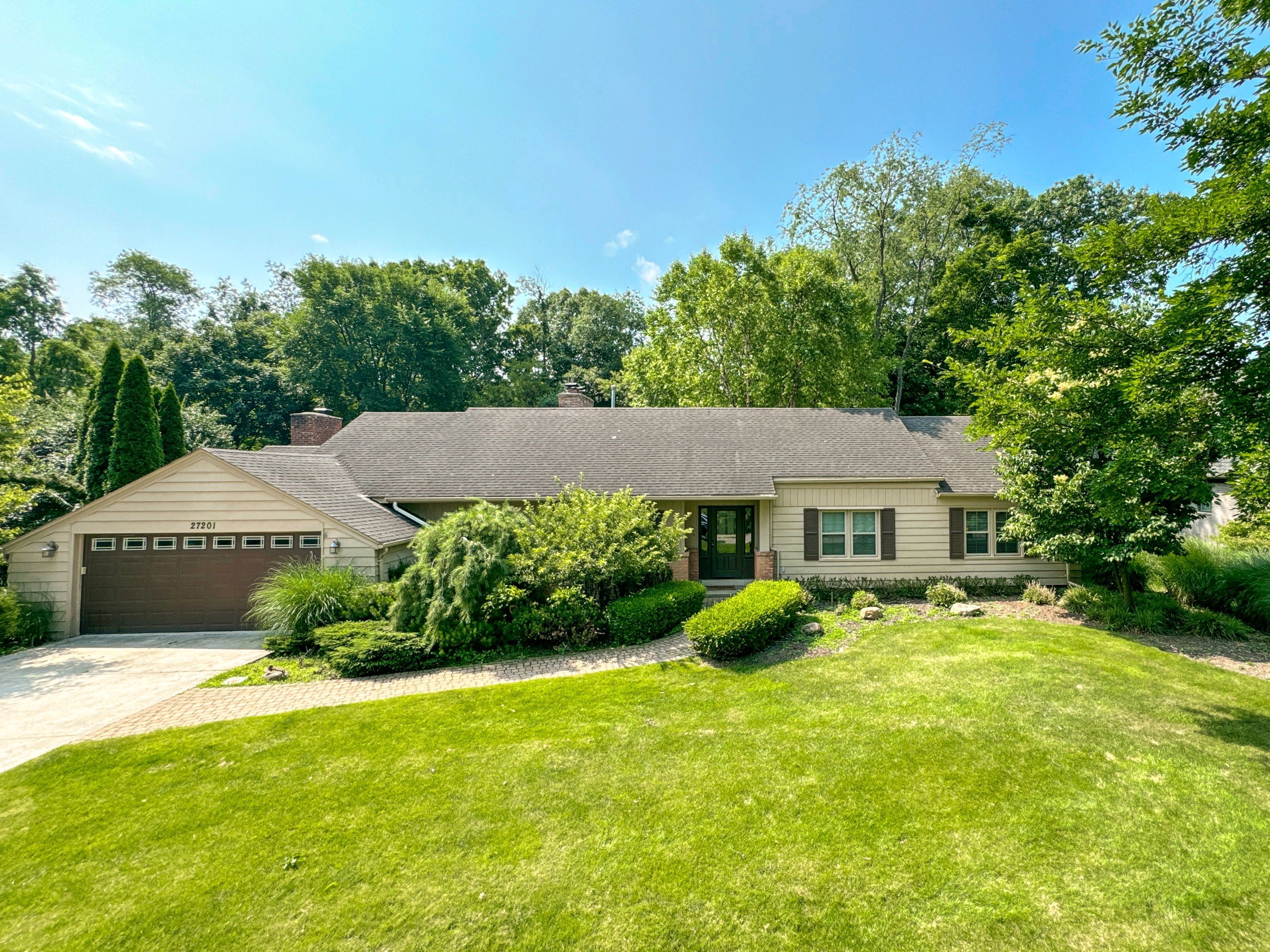 Gardenway Rd, Franklin, MI 48025