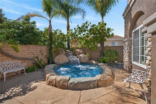 879 Derby St, Corona, CA, 92882-7578 | Card Image