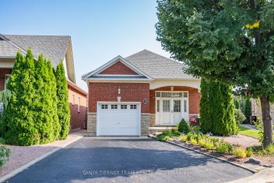 9 Burgundy Crt, House other with 3 bedrooms, 3 bathrooms and 4 parking in Whitby ON | Image 3