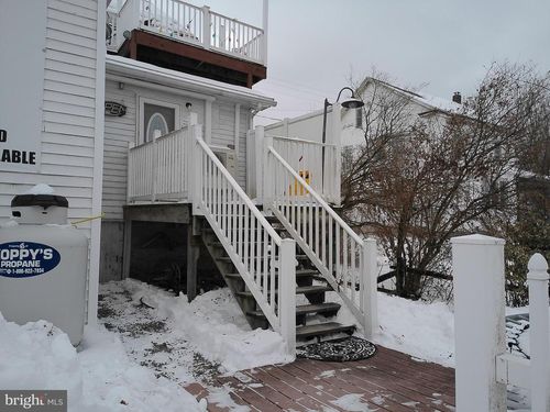 2-720 E Main St, HEGINS, PA, 17938-9427 | Card Image