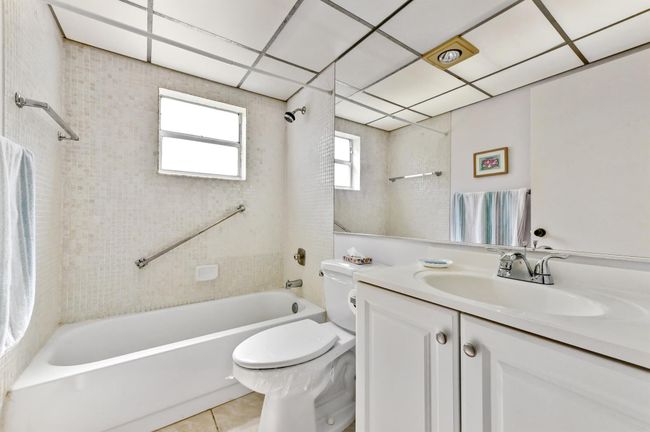 498 Normandy K, Condo with 2 bedrooms, 2 bathrooms and null parking in Delray Beach FL | Image 14