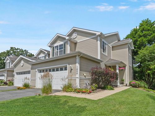 1498 W Remington Ln, Round Lake, IL, 60073-2387 | Card Image