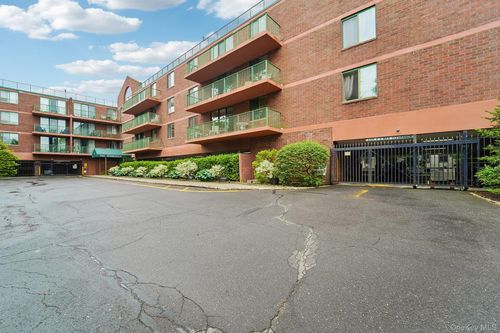 1c-302 Church St, White Plains, NY, 10603-3548 | Card Image