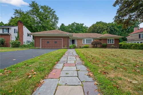 304 Bradford Pkwy, Syracuse, NY, 13224-1748 | Card Image