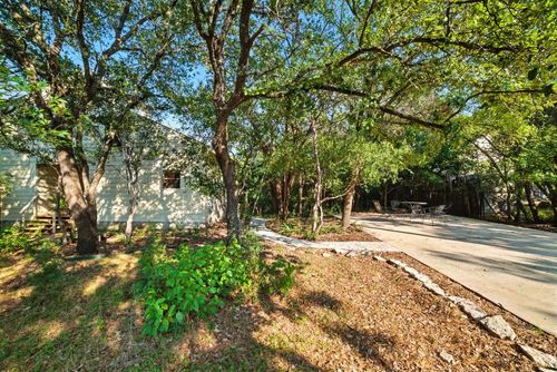 2909 Niagra Dr, Austin, TX, 78733-1042 | Card Image