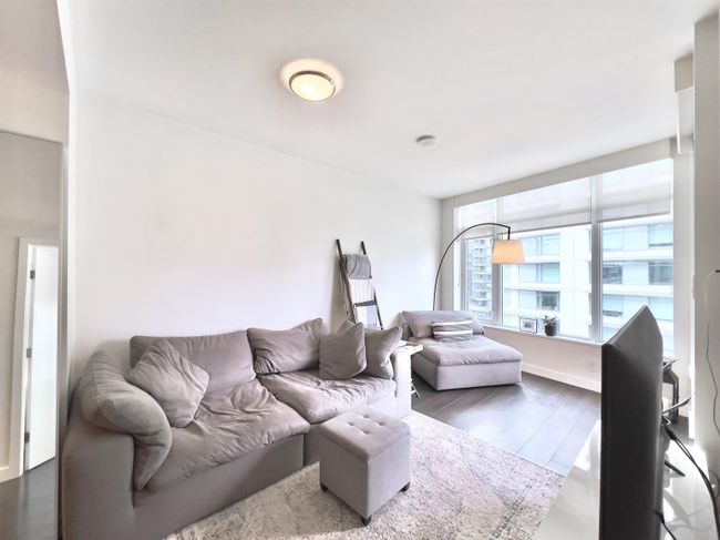 801 - 111 E 1 St Avenue, Condo with 1 bedrooms, 1 bathrooms and 1 parking in Vancouver BC | Image 6