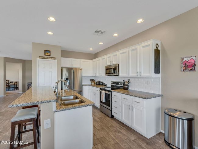 41310 N Clear Crossing Ct, House other with 2 bedrooms, 2 bathrooms and null parking in Anthem AZ | Image 14