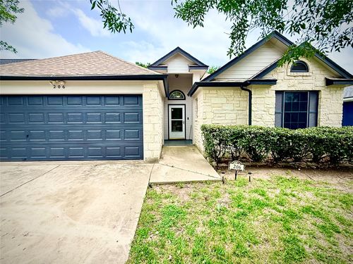 206 Sunshadow Dr, Lockhart, TX, 78644-4580 | Card Image