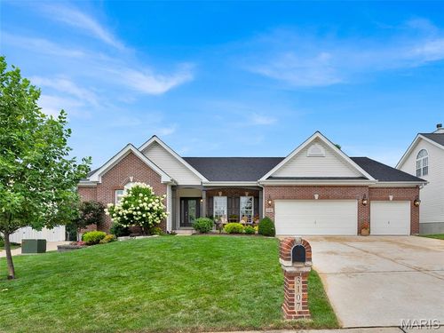 3107 Brook Hollow Dr, O Fallon, MO, 63366-4196 | Card Image