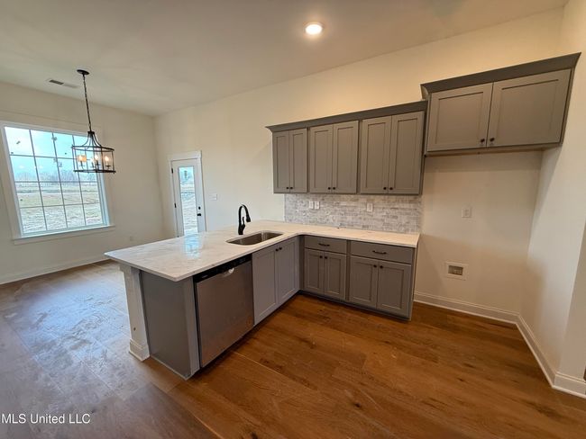 Kitchen | Image 11