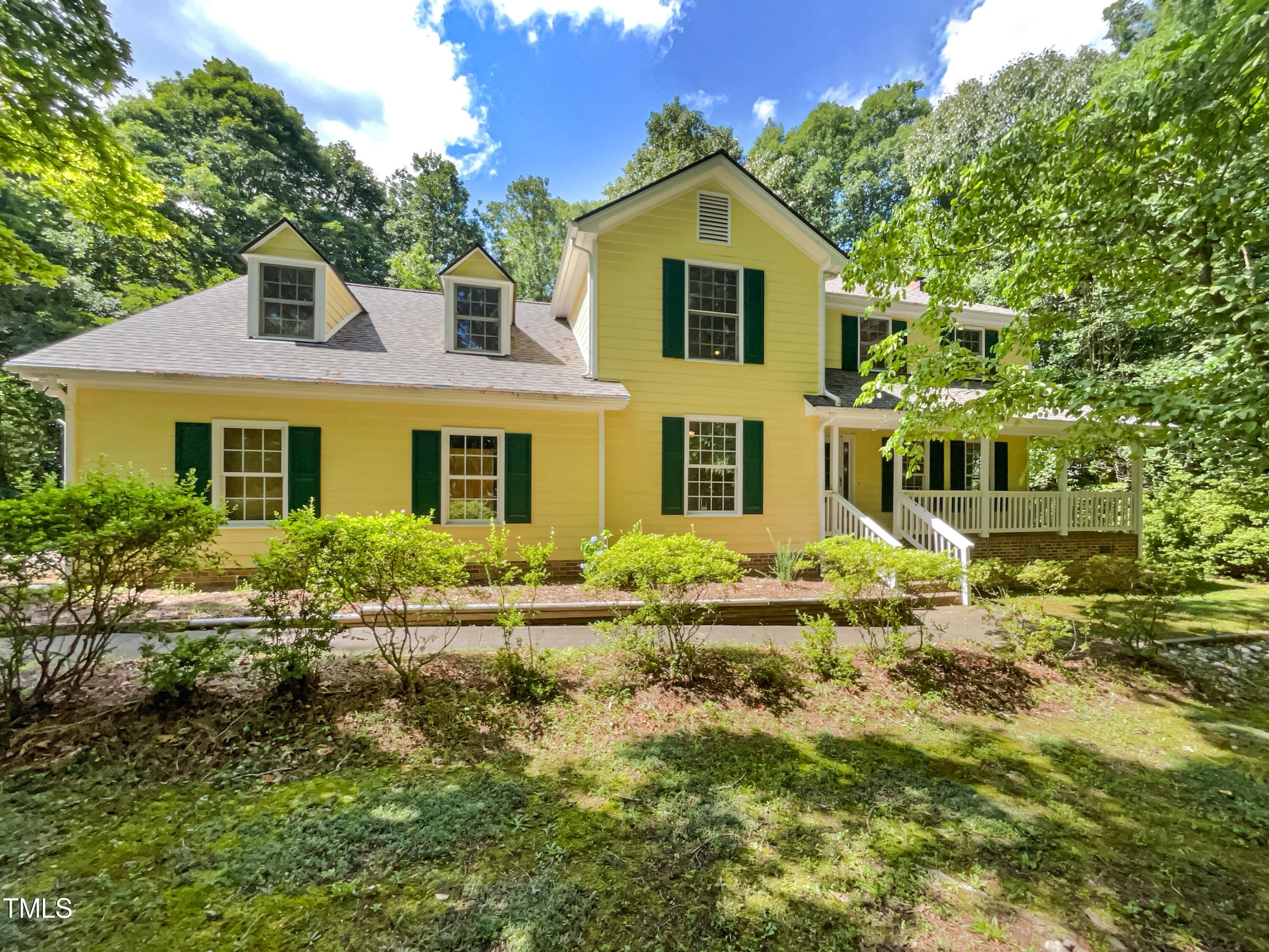 Briarglen Ln, Holly Springs, NC 27540