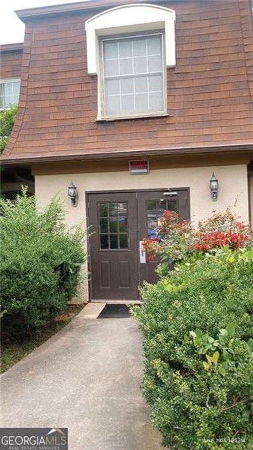 80 Place Fontaine, Lithonia, GA, 30038-1215 | Card Image