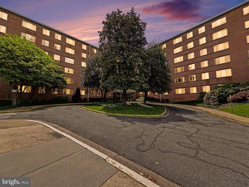 b203-3000 Spout Run Pkwy, ARLINGTON, VA, 22201-4212 | Card Image