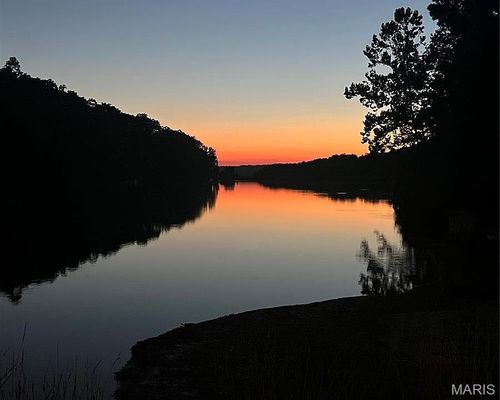 8 Woodland Lks, Sullivan, MO, 63080-9314 | Card Image