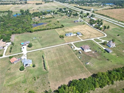22970 Rolling Hills Dr, Sedalia, MO, 65301-1171 | Card Image