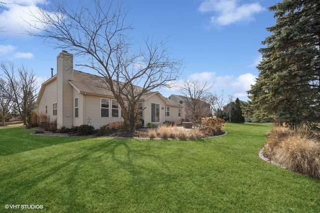 5582 Chapel Hl, House other with 3 bedrooms, 2 bathrooms and 2 parking in Gurnee IL | Image 43