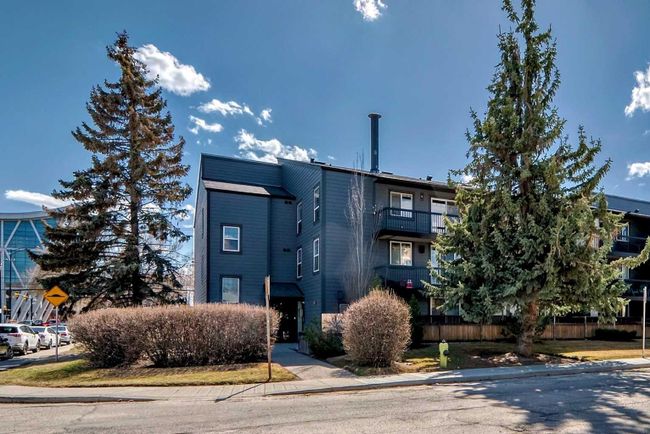 209 - 1301 17 Avenue Nw, Home with 1 bedrooms, 1 bathrooms and 1 parking in Calgary AB | Image 1