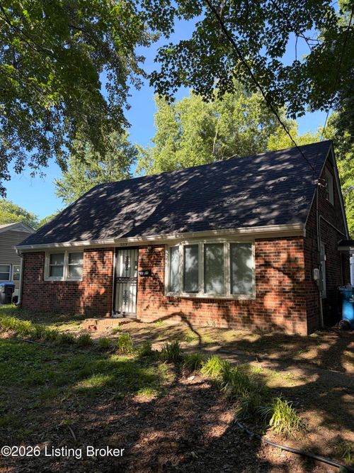 9219 Aristides Dr, Louisville, KY, 40272-3515 | Card Image