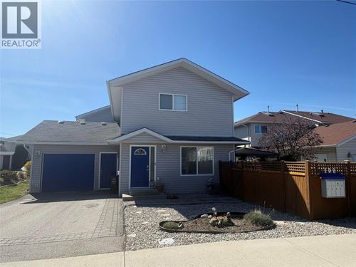 101-102 Regina Ave, Penticton, BC, V2A2K8 | Card Image